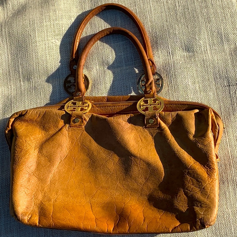 Tory Burch medium size brown leather purse